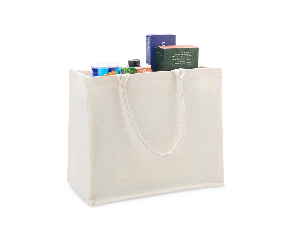 Resistência e design minimalista. Nossa sacola de lona é a escolha ideal para quem busca robustez com estilo moderno. Com alças reforçadas e estrutura de 474g/m², essa sacola oferece ampla profundidade, perfeita para transportar diversos itens sem comprometer a resistência.