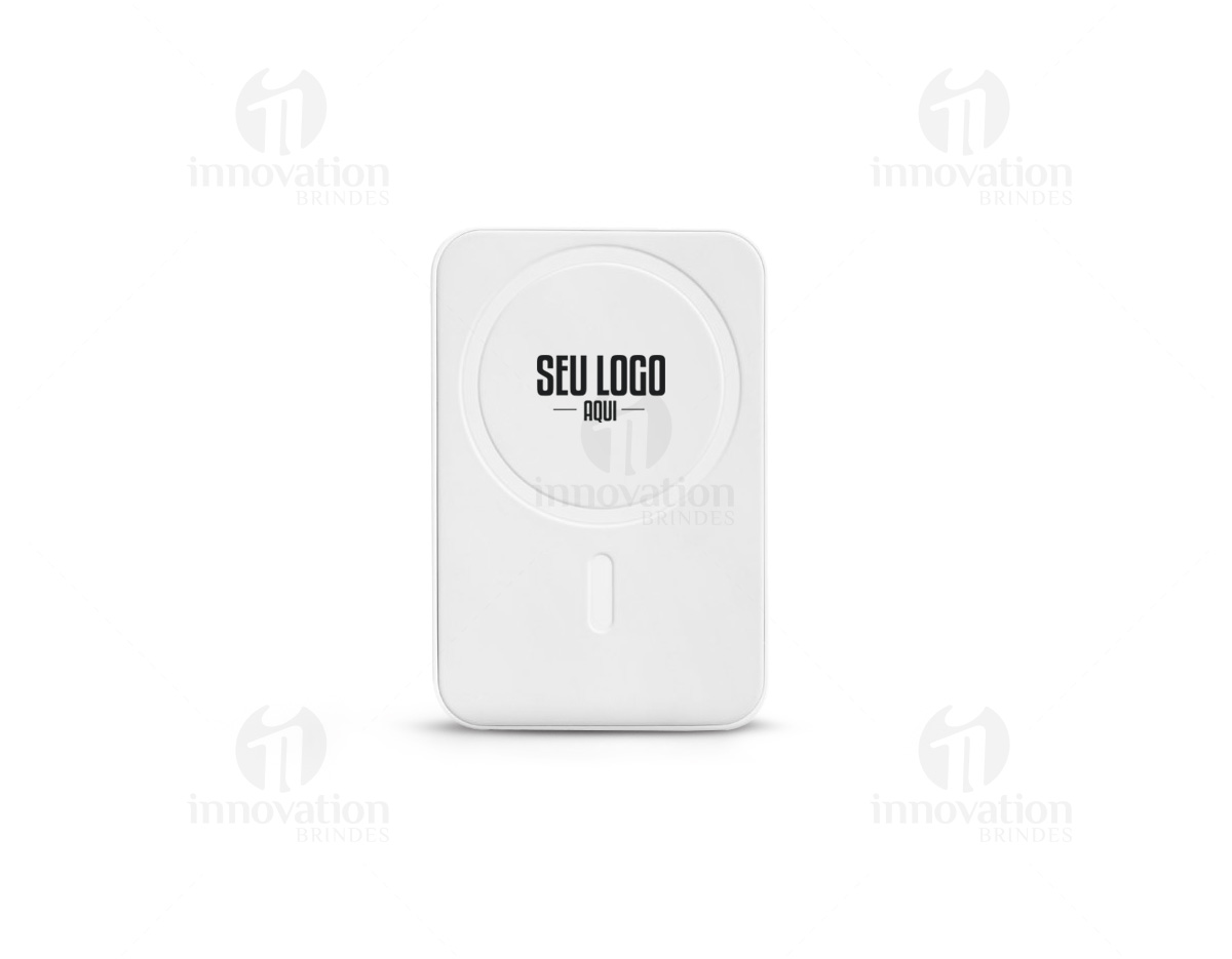 Com design sustentável em ABS 100% reciclado, esta bateria portátil oferece 10.000 mAh de capacidade e carregamento rápido de 15W. Sua função magnética permite fixação fácil em smartphones, com grip adicional para modelos sem magnetismo. Compatível com carregamento sem fio e inclui cabo USB-C. Ideal para quem busca praticidade e sustentabilidade no dia a dia.