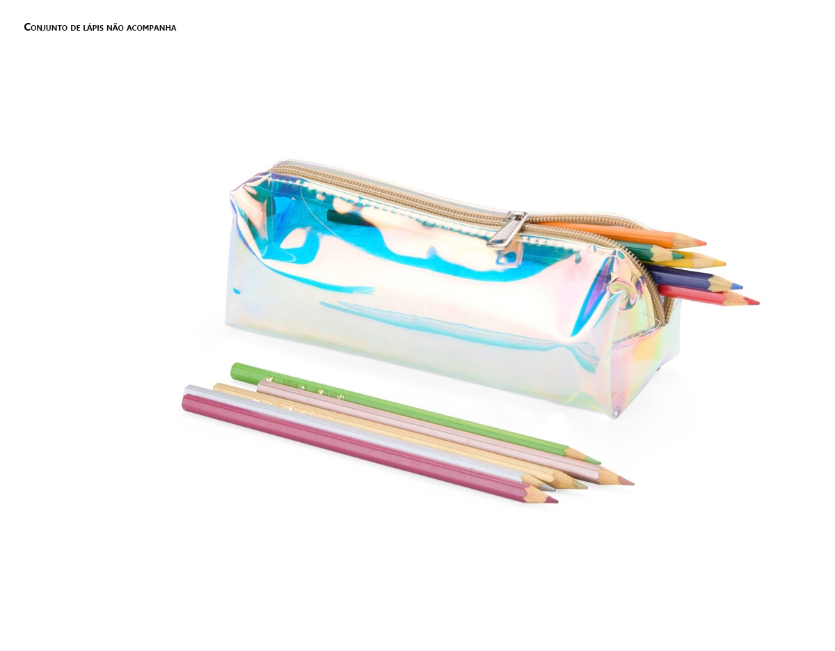Com a nossa Nécessaire Holográfica, você leva muito mais do que o necessário, leva estilo! Produzida em TPU com cores vibrantes, ela oferece um visual único e encantador. Resistente à água, sua abertura é em zíper e permite guardar itens pessoais, material escolar, maquiagens e até acessórios.