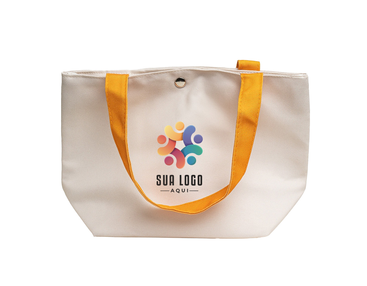 Conheça a nossa bolsa de lona, ideal para quem busca um estilo despojado sem abrir mão da funcionalidade! Resistente à água, garante ainda mais proteção para os pertences em qualquer condição. Seu interior possui um tecido que mantém os objetos organizados e seguros, perfeita para o dia a dia ou para aventuras de fim de semana. Leve e durável, a Bolsa de Lona é a combinação perfeita de praticidade e charme.