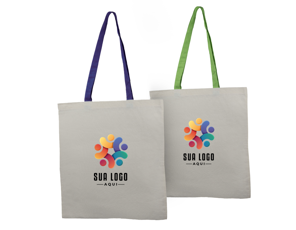 Sacola produzida em algodão cru de 140 g/m², ideal para uso diário ou em eventos. Possui um design simples e funcional, com alças coloridas que proporcionam um toque de contraste e estilo. Resistente e reutilizável, é uma opção prática e sustentável para transportar objetos com leveza e durabilidade.