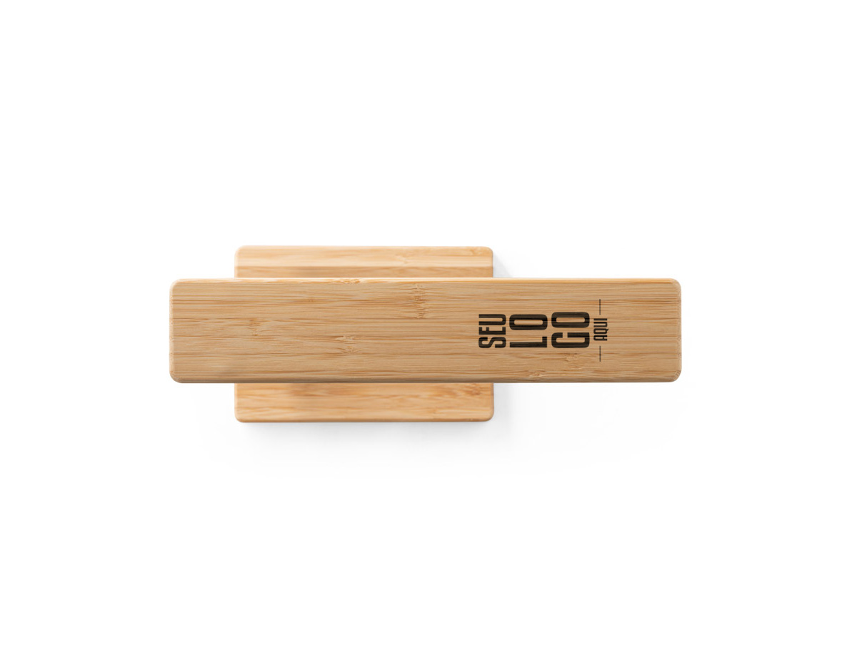 Luminária de mesa dobrável em bambu com carregador wireless super rápido, com 16 LEDS brancos e 9 amarelos. O carregador sem fios é de carregamento super rápido, tendo uma potência máxima de 15W. Incluso cabo de carregamento USB-C de 1 metro. Fornecido em caixa presente de papel kraft. A cor e o resultado da impressão nos materiais naturais pode variar entre produtos. 432 x 110 x 37 mm | Caixa: 116 x 444 x 35 mm