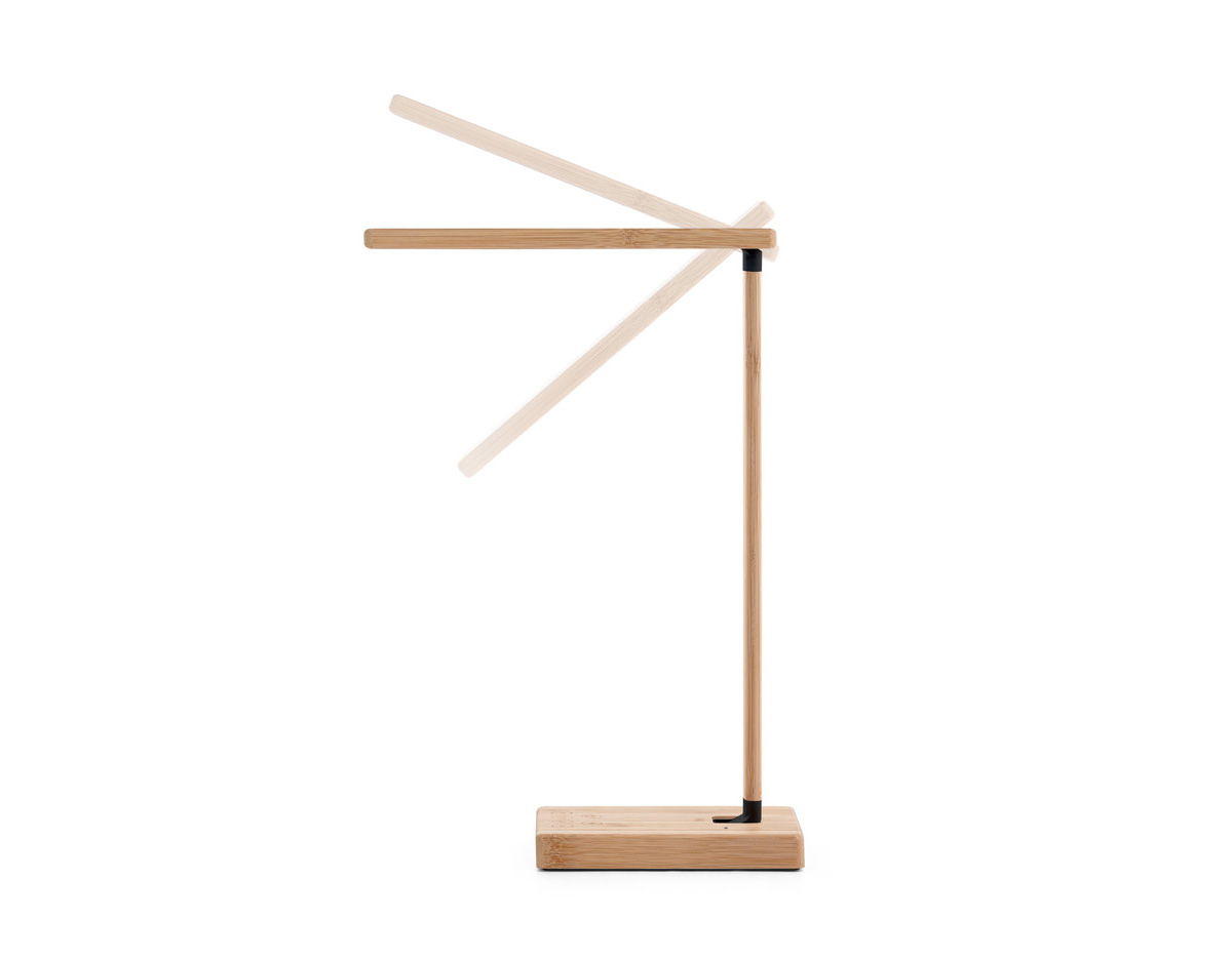 Luminária de mesa dobrável em bambu com carregador wireless super rápido, com 16 LEDS brancos e 9 amarelos. O carregador sem fios é de carregamento super rápido, tendo uma potência máxima de 15W. Incluso cabo de carregamento USB-C de 1 metro. Fornecido em caixa presente de papel kraft. A cor e o resultado da impressão nos materiais naturais pode variar entre produtos. 432 x 110 x 37 mm | Caixa: 116 x 444 x 35 mm