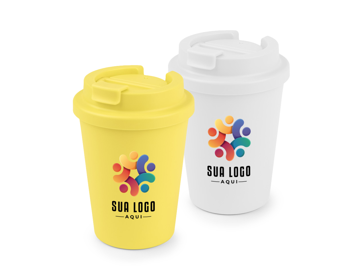Copo fabricado em plástico RPET, com capacidade de 400ml. Conta com tampa rosqueável, garantindo maior segurança no transporte de líquidos. Ideal para uso cotidiano, é uma opção prática e funcional.
