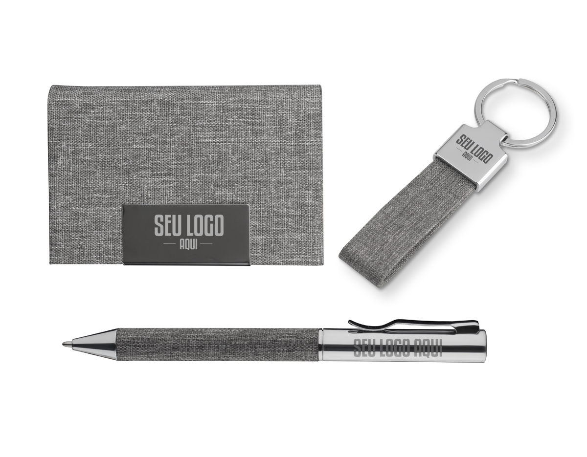 Conjunto composto por: 1 chaveiro em metal com design compacto, 1 caneta metálica elegante e funcional, e 1 porta-cartão prático para armazenar e organizar documentos ou cartões com segurança.