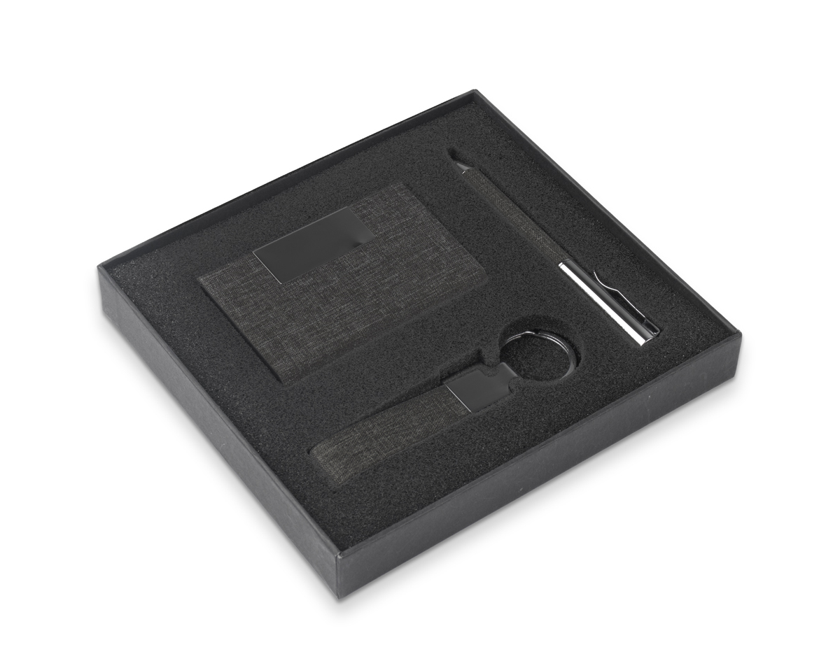 Conjunto composto por: 1 chaveiro em metal com design compacto, 1 caneta metálica elegante e funcional, e 1 porta-cartão prático para armazenar e organizar documentos ou cartões com segurança.
