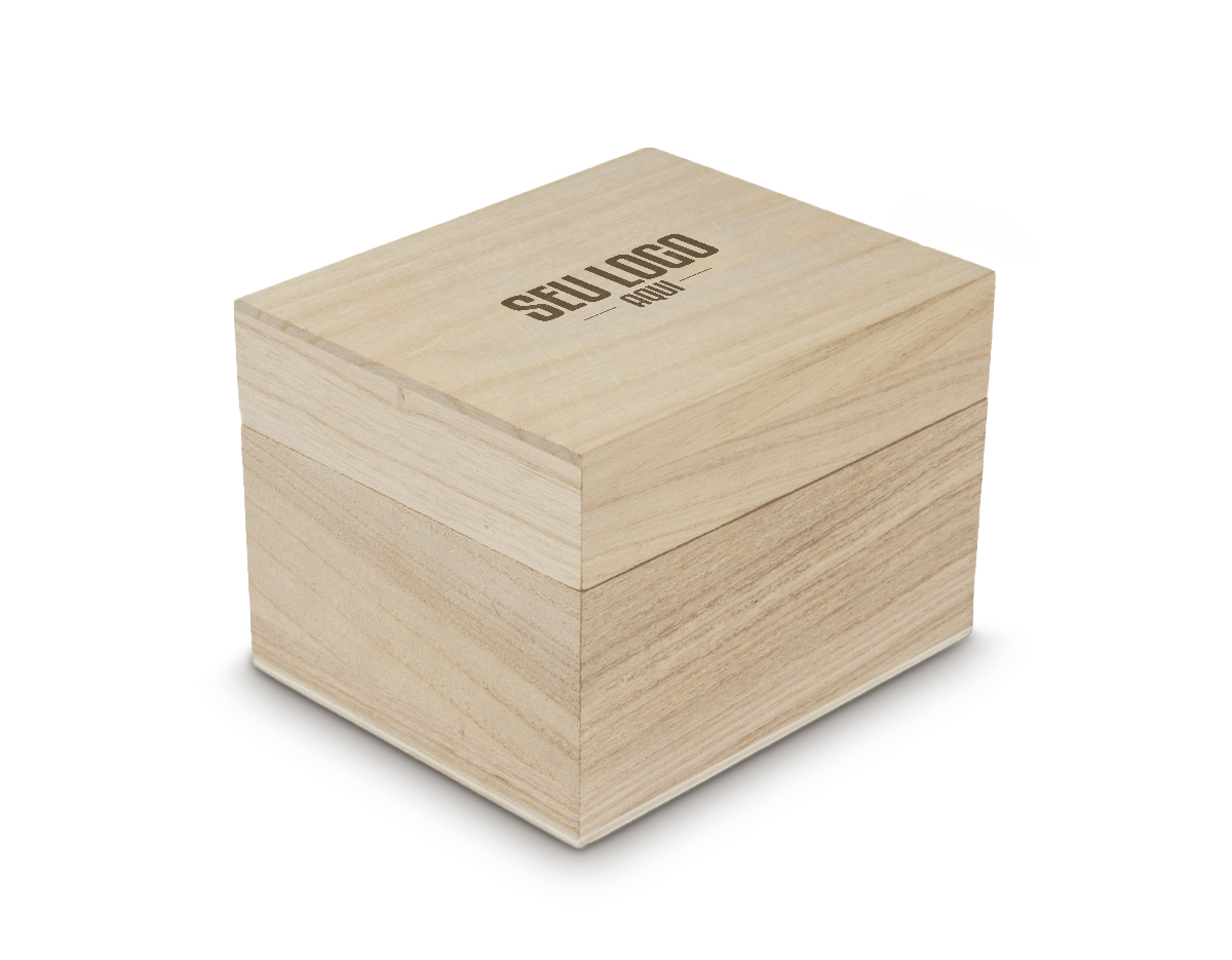 Kit Drink inclui: 1 copo de vidro de 200 ml, ideal para bebidas; 1 pegador de gelo em metal, resistente e prático; e 3 cubos de pedra-sabão reutilizáveis, que mantêm a temperatura da bebida sem diluí-la.