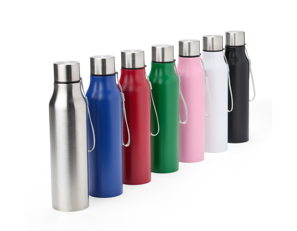 A garrafa inox de 1 litro é a opção perfeita para quem precisa de praticidade e resistência no dia a dia. Feita em inox, é super durável e resistente. Sua tampa de alumínio, possui silicone de vedação interno, que diminui o risco de vazamentos, mantendo tudo seguro e sem bagunça. E, para facilitar o transporte, ela vem com uma alça de nylon, super confortável e resistente.