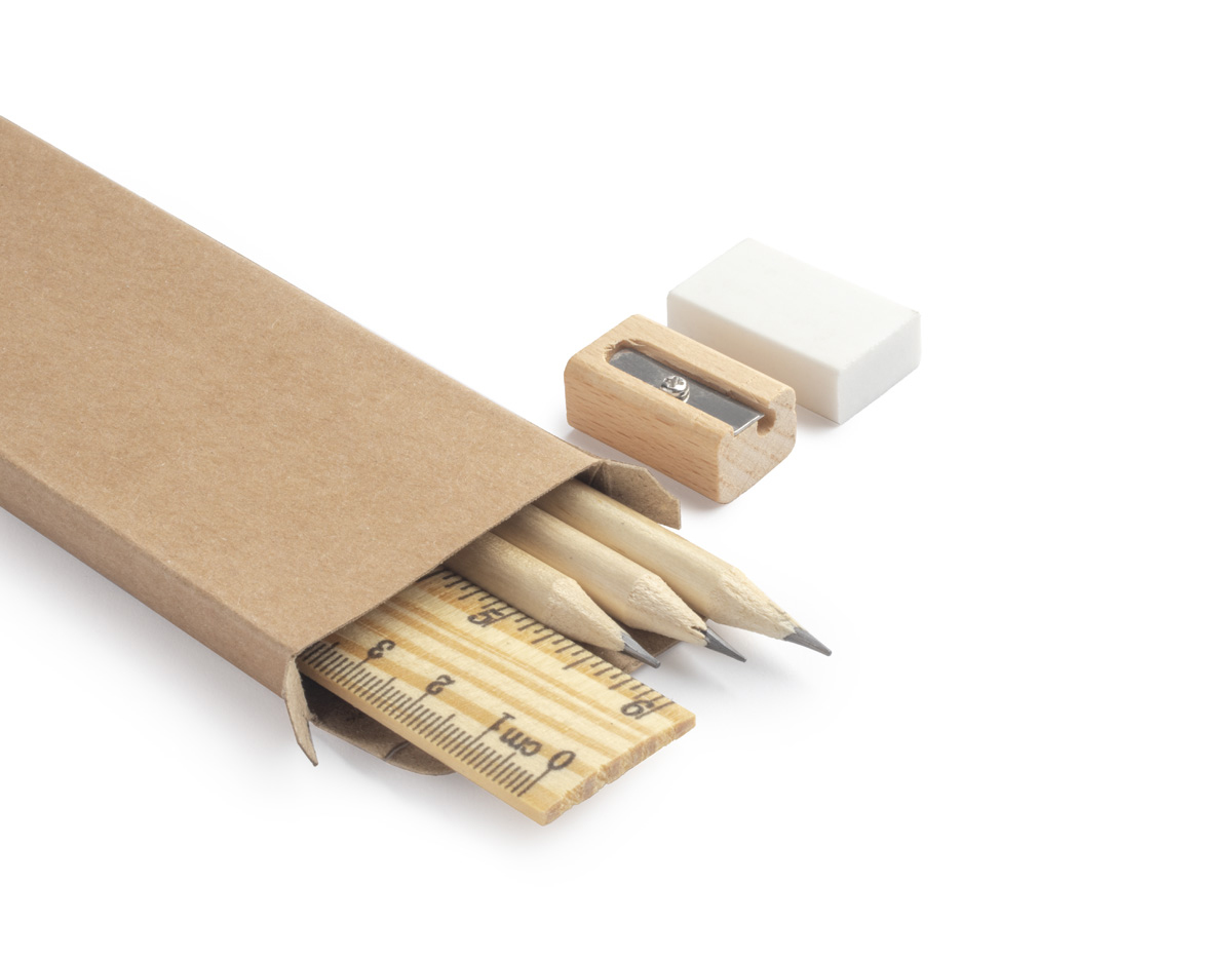 Kit Escritório sustentável, composto por 3 lápis de bambu reciclado, 1 apontador de bambu reciclado, 1 régua de bambu reciclado de 15 cm e 1 borracha. Ideal para quem busca praticidade e respeito ao meio ambiente no dia a dia.