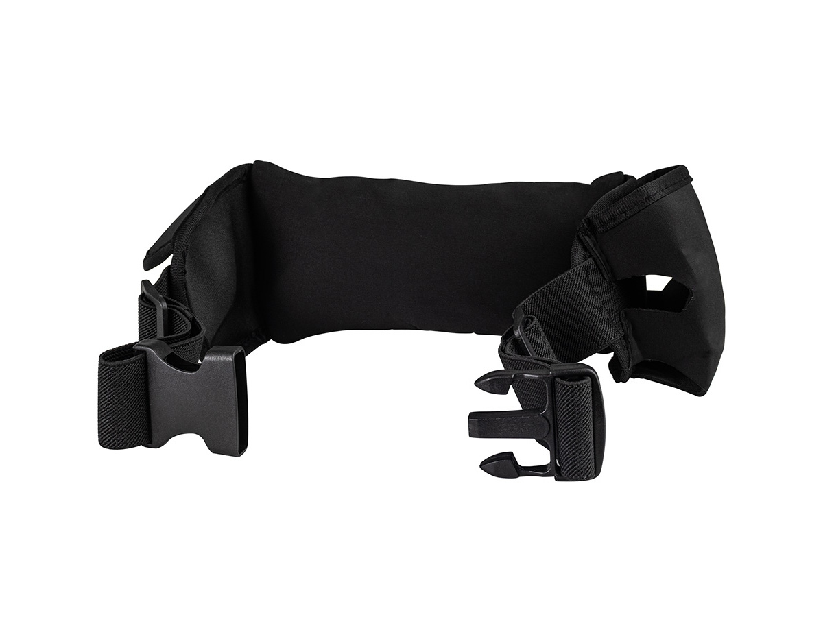 Torne suas caminhadas ainda mais práticas com esta pochete funcional! Fabricada em neoprene e resistente à água, ela é perfeita para qualquer aventura. Possui um bolso principal espaçoso, ideal para celulares, com uma divisória interna que protege a tela de riscos e organiza outros itens. Na parte externa, conta com um compartimento exclusivo para garrafinhas de água ou isotônicos e um bolso menor, ideal para chaves, documentos ou pequenos objetos como pastilhas. Leve e discreta, essa pochete ainda oferece saída para fones de ouvido e faixas refletivas, garantindo mais segurança durante corridas noturnas.