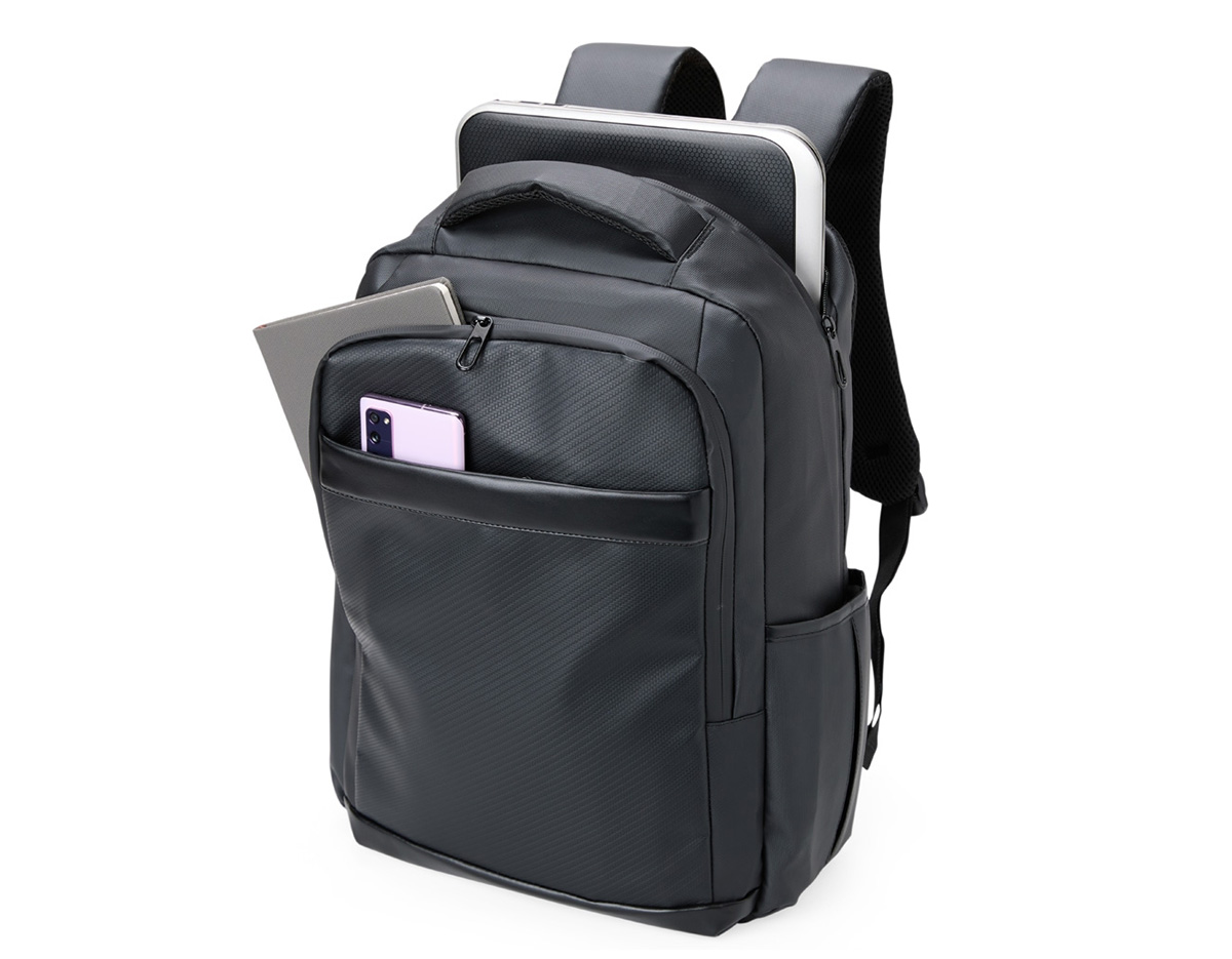 Mochila de 21L em couro sintético, com 4 compartimentos, espaço p/ notebook 15,6", USB, antifurto, engate p/ malas e alças acolchoadas. Conforto e estilo no dia a dia corporativo!

Se quiser uma versão com outro foco (mais técnica, mais criativa, mais comercial), posso adaptar também!