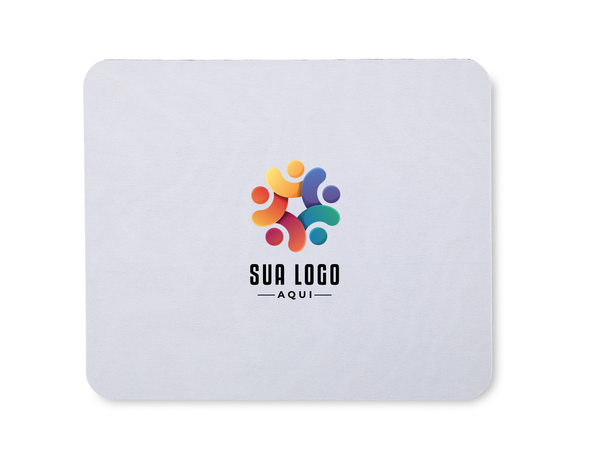Mouse pad com base emborrachada antiderrapante, garantindo que ele não escorregue durante o uso. A parte de cima é de tecido macio, perfeito para deslizar o mouse com precisão e conforto. Ideal para quem quer personalizar com estampas incríveis e deixar a mesa com a sua identidade!