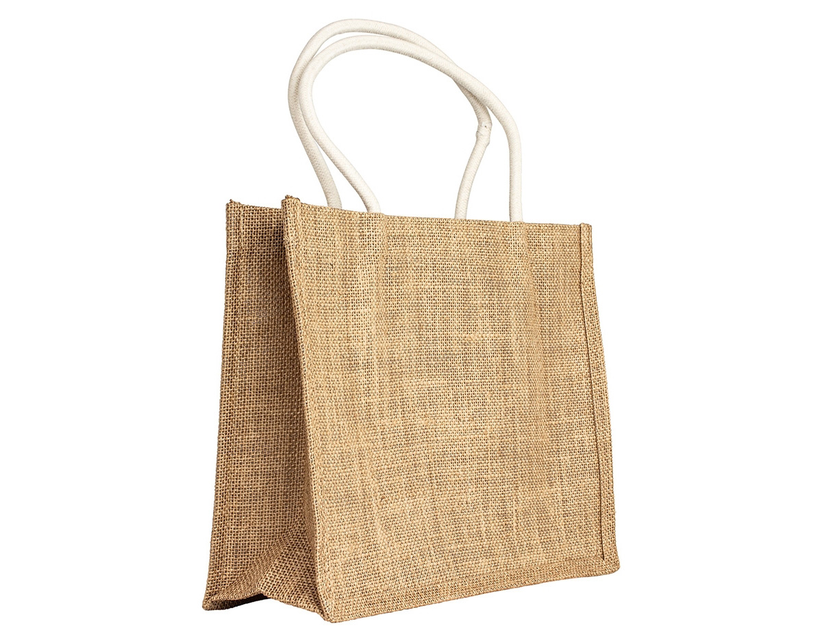 Versátil e resistente, nossa sacola de linho é a escolha ideal para adicionar toque de naturalidade a qualquer look do dia. Com alças reforçadas e estrutura de 400g/m², ela é perfeita para carregar itens essenciais, tanto para idas ao mercado quanto para momentos na praia. Um item indispensável para quem valoriza beleza e utilidade.