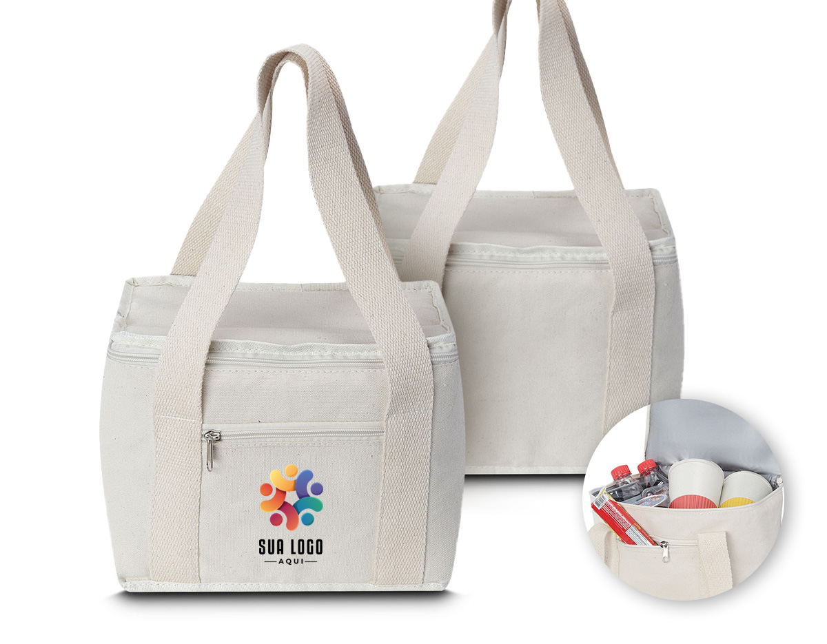 Bolsa térmica em algodão cru, perfeita para quem busca um toque natural e elegante. Conta com bolso frontal para itens extras, alças de mão que garantem transporte fácil e confortável, além de um compartimento interno que mantém tudo refrigerado e protegido. Com capacidade de até 9L, ela é ideal para manter bebidas e alimentos fresquinhos, seja em passeios, piqueniques ou no dia a dia. Um item versátil e indispensável para quem valoriza funcionalidade e qualidade.