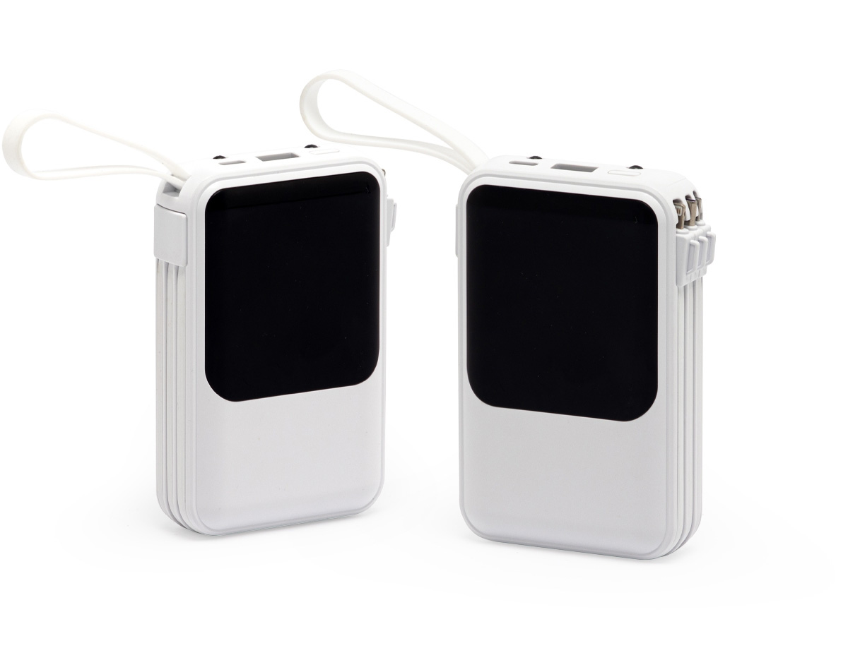Carregador power bank de 10.000mAh com lanternas e múltiplas saídas. Fabricado em plástico com display integrado, este power bank vem equipado com quatro cabos de carregamento, eliminando a necessidade de transportar cabos extras. Compatível com entradas V8, Tipo-C, Lightning e USB, praticidade é o sinônimo deste carregador. Com alça de borracha e um tamanho compacto para um transporte discreto, ele possui uma capacidade real de 6.000mAh para manter os dispositivos sempre carregados. Acompanha cabo USB-V8.