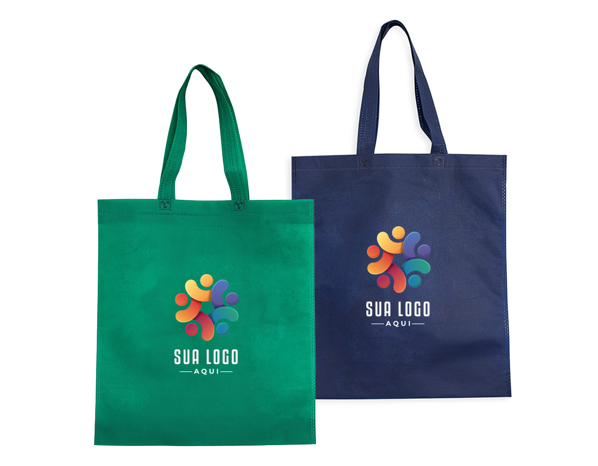 Sacola biodegradável com costura termo selada, ideal para substituir sacolas descartáveis. Feita com material resistente e de alta qualidade, oferece ampla profundidade e durabilidade para o uso diário. Uma opção prática e sustentável.