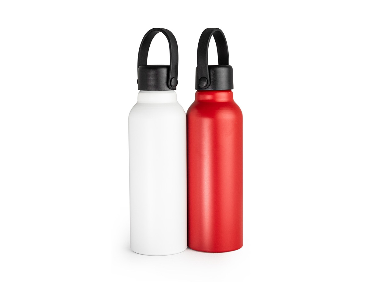 Garrafa de Alumínio 800ml – Leve, resistente e prática para o dia a dia. Possui tampa plástica rosqueável com alça integrada, garantindo fácil transporte e segurança no uso. Ideal para hidratação em qualquer momento!