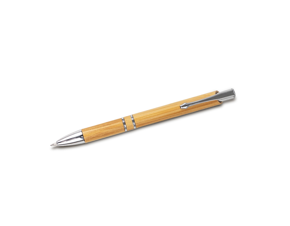 A nossa caneta ecológica de bambu é a opção perfeita para acompanhar uma rotina repleta de registros. Com um design elegante, ela conta com clipe metálico, carga esferográfica azul de 1.0mm e acionamento por clique, unindo praticidade e sustentabilidade. Para torná-la ainda mais exclusiva, acompanha um estojo de papel com estampa que imita bambu.