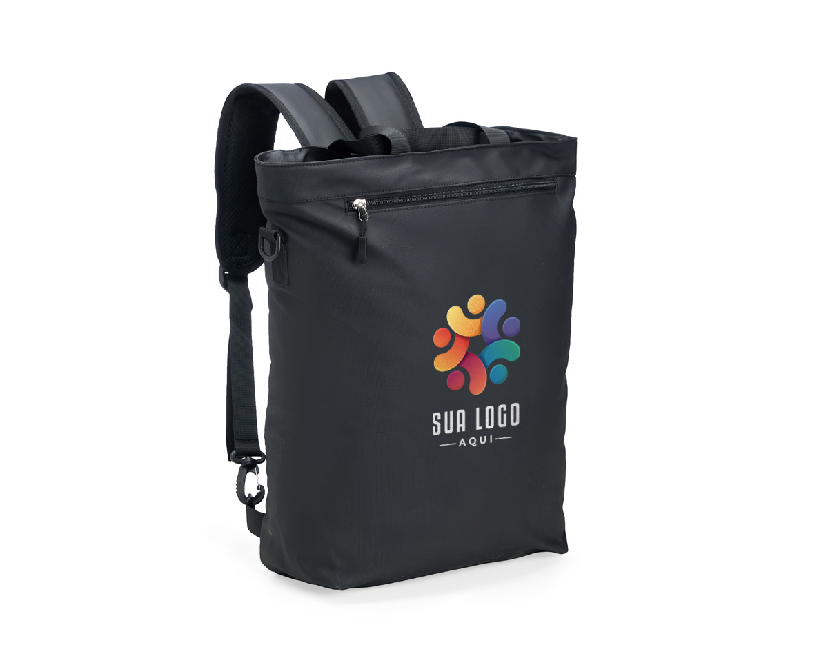 Nossa Mochila de PU 18L é a solução perfeita para te acompanhar nas mais diversas necessidades, podendo ser utilizada de três formas, se adaptando facilmente a diferentes ocasiões. Com um design moderno e descontraído, inspirado no formato saco, é feita em PU resistente à água e conta com três compartimentos: um frontal, outro na parte traseira, onde as alças podem ser guardadas quando usada como bolsa e, quando utilizada no modo mochila, esse espaço se transforma em mais um compartimento. Já o compartimento principal oferece amplo espaço e um bolso com zíper para manter itens menores acessíveis e fáceis de encontrar. Além disso, possui alças de mão e uma alça transversal removível, proporcionando ainda mais versatilidade. Seu design flexível a torna uma excelente escolha para quem busca uma bolsa funcional e estilosa.