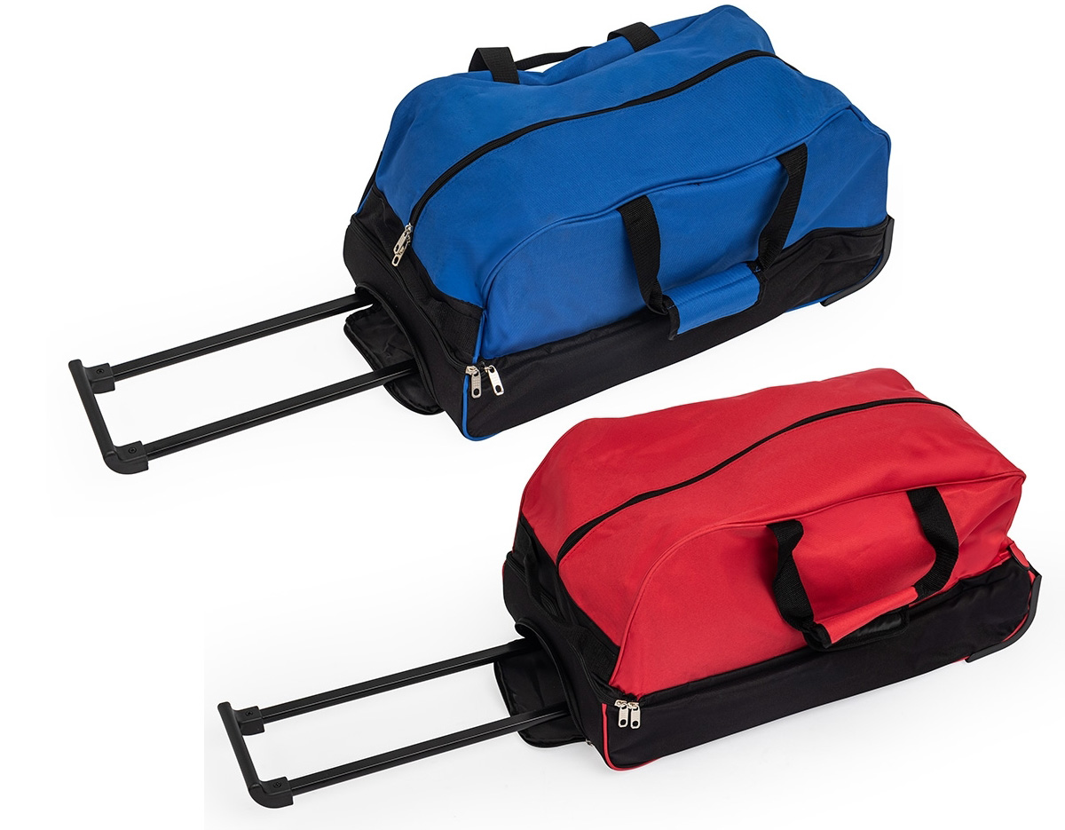 Mais versatilidade para o dia a dia e até mesmo viagens! Feita em poliéster resistente à água, essa mala de 51 litros conta com quatro compartimentos, incluindo um exclusivo para guardar o puxador e manter tudo mais organizado. O transporte é prático e confortável, com alças de mão unidas por suporte em velcro, puxador retrátil e duas rodinhas, permitindo escolher entre dois modos de locomoção. Para mais estabilidade, conta ainda com placa reforçada no fundo e dois pés de apoio.