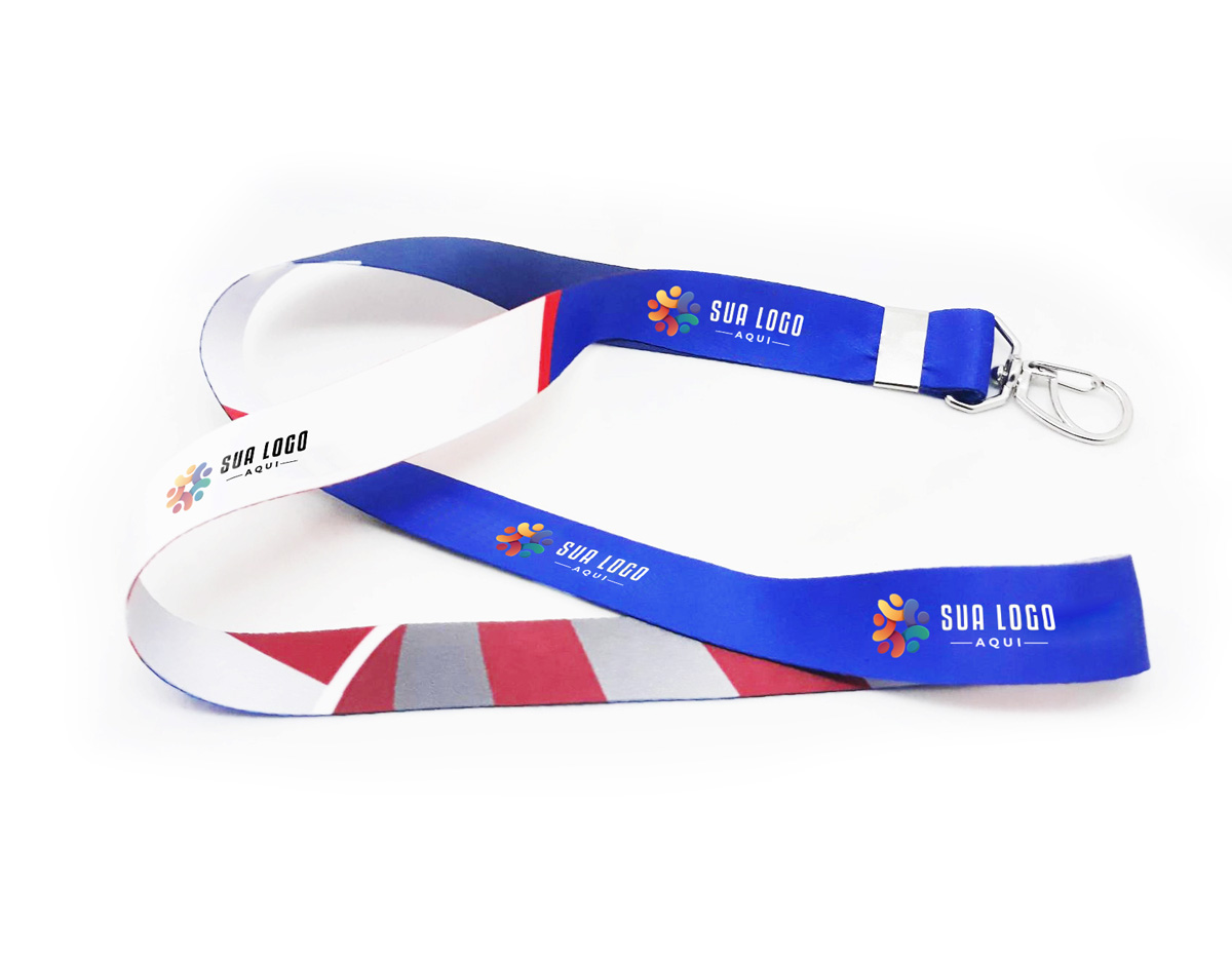 Cordão de 120x2,5 cm, confeccionado com material resistente, ideal para diversas utilidades. Possui mosquete metálico, garantindo maior segurança e praticidade no uso. A medida e o acabamento oferecem durabilidade e facilidade de fixação em diferentes acessórios ou objetos.
