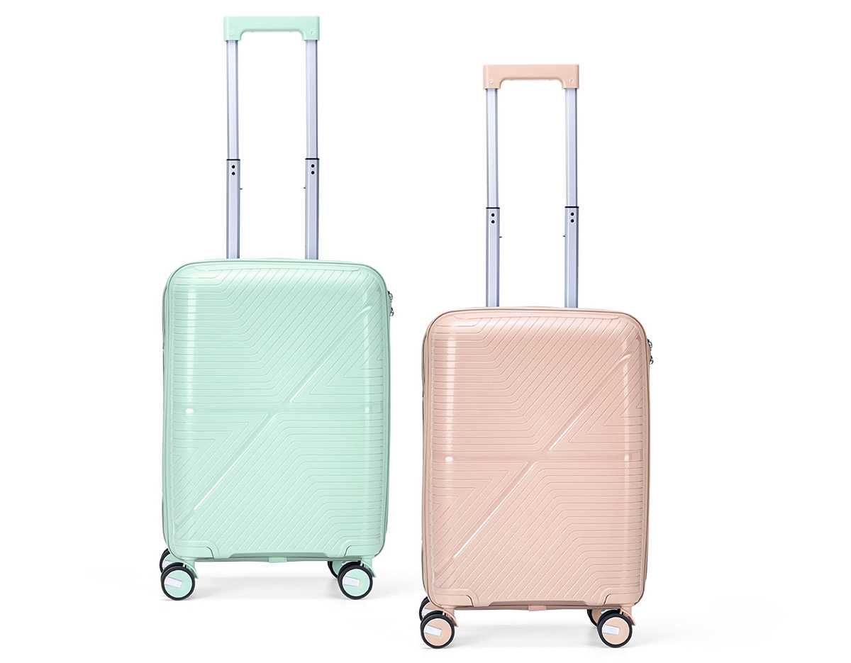 Projetada para oferecer praticidade e conforto, esta mala une o plástico resistente a um design exclusivo. Perfeita para qualquer viagem, ela apresenta um interior inteligente com divisória equipada com bolso em tela e cinta compressora, garantindo organização e segurança para os seus pertences. Com 4 rodas com giro 360°, proporciona locomoção suave em qualquer direção. O puxador ergonômico ajustável, a alça de mão e o cadeado TSA agregam proteção, mobilidade e facilidade no manuseio.
