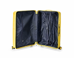 Projetada para oferecer praticidade e conforto, esta mala une o plástico resistente a um design exclusivo. Perfeita para qualquer viagem, ela apresenta um interior inteligente com divisória equipada com bolso em tela e cinta compressora, garantindo organização e segurança para os seus pertences. Com 4 apoios laterais para maior estabilidade e 4 rodas com giro 360°, proporciona locomoção suave em qualquer direção. O puxador ergonômico, as duas alças de mão e o cadeado TSA agregam proteção, mobilidade e facilidade no manuseio. Ideal para quem busca espaço, funcionalidade e segurança em suas viagens.