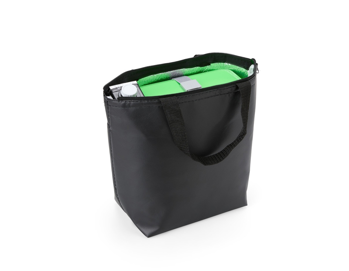 Compacta e espaçosa, a bolsa térmica em TNT possui forro com lâminas de alumínio e capacidade de 9,6L. Ideal para piqueniques, viagens à praia ou transporte diário de alimentos e bebidas, mantém a temperatura dos itens por mais tempo, garantindo praticidade e conservação.