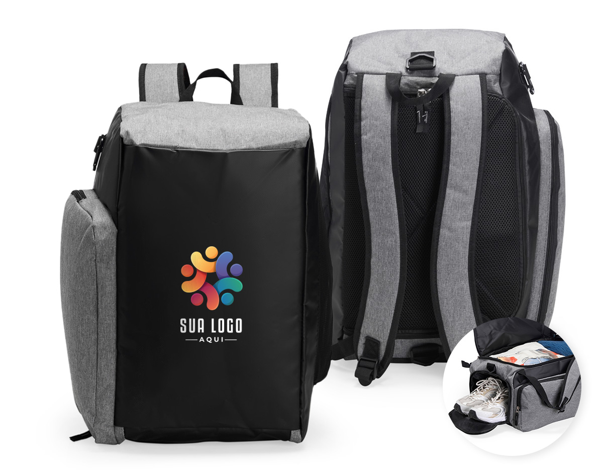 Versátil e pronta para o dia a dia! Mochila de 32 litros, resistente à água e feita em poliéster com detalhes emborrachados, conta com três compartimentos, sendo o principal com bolso para notebook de até 13 polegadas, além de um compartimento exclusivo para tênis, garantindo organização e separação eficiente dos pertences. Possui também bolso lateral de malha para acesso rápido aos itens. Equipada com mosquetão de alumínio, a mochila conta com alça de mão, além da área costada e alças para costas revestidas com espuma, oferecendo maior conforto durante o transporte. Acompanha alça transversal regulável, permitindo usá-la no formato de bolsa, o que proporciona ainda mais versatilidade no uso diário.