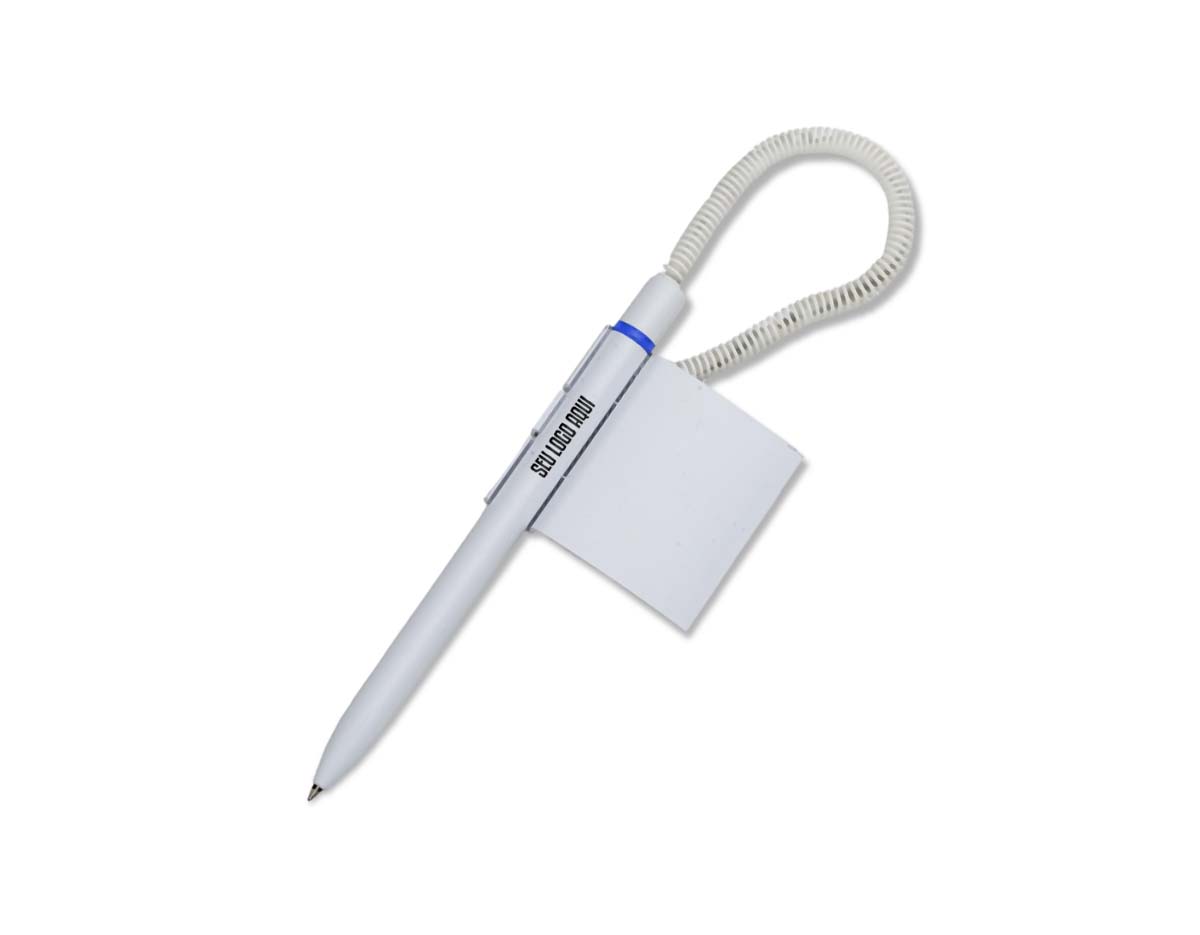 Caneta de balcão fabricada em plástico, acompanhada de suporte fixo e adesivo autocolante para melhor aderência a superfícies. Possui carga esferográfica na cor azul, proporcionando escrita suave e precisa. Ideal para uso em estabelecimentos comerciais, recepções e escritórios