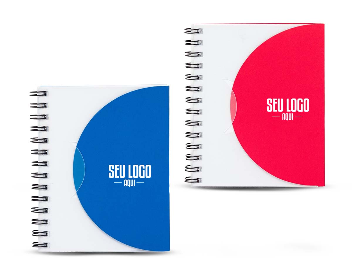 Nosso caderno é feito para atender às mais diversas necessidades, seja para fazer anotações, rabiscos ou até mesmo desenhos. Feito em material plástico, suas principais características incluem fechamento em formato de envelope, wire-o, capa transparente com textura fosca e 80 páginas brancas sem pautas.