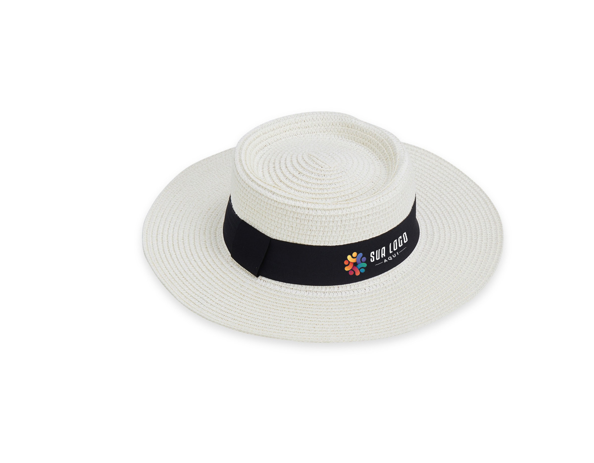 "Chapéu de palha com aba levemente ondulada, proporcionando charme e proteção contra o sol. Possui uma faixa de poliéster fixa, agregando elegância ao design. Fabricado em tamanho único, conta com ajuste interno para melhor adaptação e conforto. Ideal para uso em dias ensolarados, seja na praia, no campo ou em passeios ao ar livre, combinando estilo e praticidade para diversas ocasiões