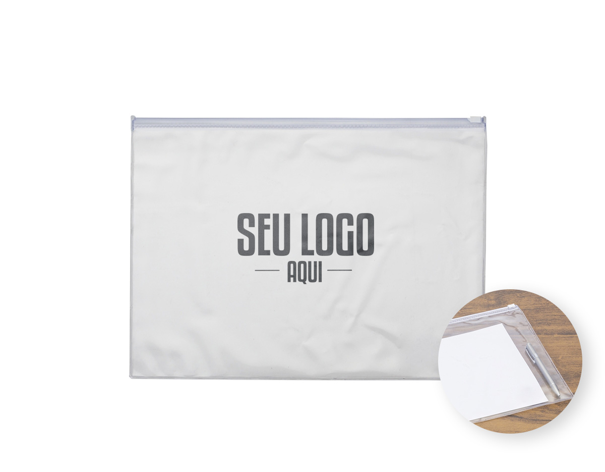 Pasta de pvc cristal transparente com fechamento zip zap. OBS.: Para prolongar a vida útil do material pvc, atente-se as condições ideais de armazenamento: mantenha o material em local seco e arejado, livre da exposição ao sol e altas temperaturas.