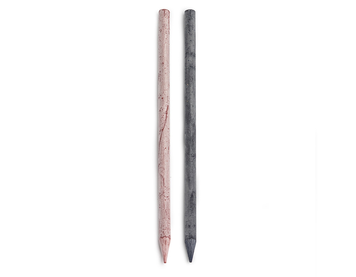 Lápis marcador de tecido com mina de grafite de 7mm, ideal para marcar com precisão em tecidos. Perfeito para costura e bordados, oferece linhas nítidas e fáceis de apagar.