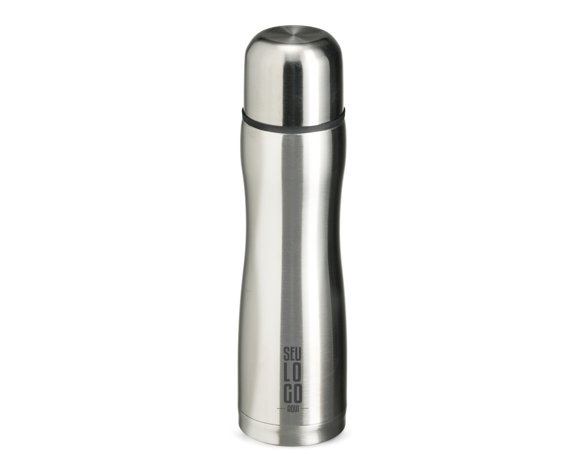 Garrafa térmica de 700ml, fabricada em inox 304, com tampa rosqueável de inox que também pode ser usada como copo. A tampa interna em plástico resistente permite abertura e fechamento com um clique. Seu design robusto e todo em inox trazem modernidade e praticidade, mantendo suas bebidas na temperatura ideal.