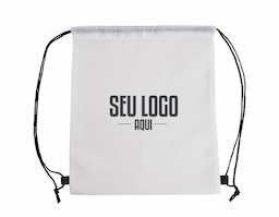 Mochila saco em poliéster com tamanho total aproximado de 41 cm x 34 cm. Leve e prática, pesa cerca de 45g, sendo ideal para quem busca uma opção compacta e resistente para o dia a dia, transporte de objetos ou atividades ao ar livre.