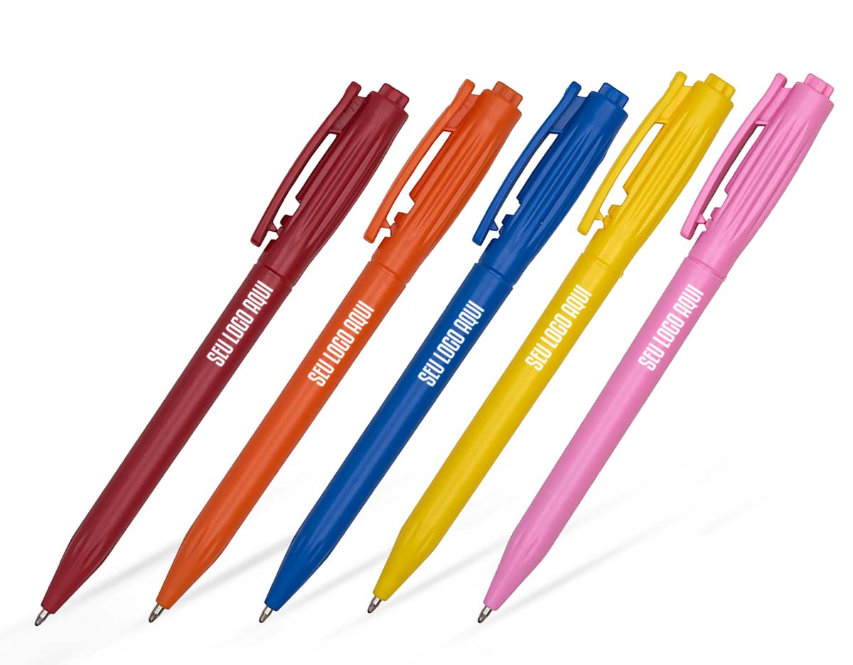 Caneta plástica translúcida com carga esferográfica azul, ideal para o dia a dia. Leve e resistente, possui acionamento por clique, garantindo praticidade e rapidez no uso. Seu design moderno e transparente permite visualizar o nível da tinta, proporcionando maior controle. Escrita macia e fluida, perfeita para anotações, estudos e trabalho. Disponível em diversas cores para combinar com seu estilo