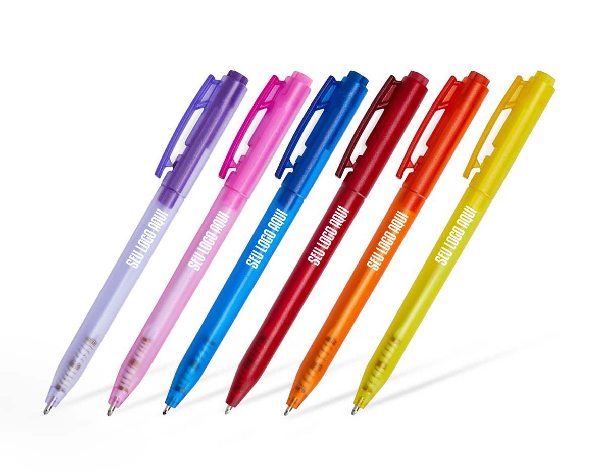 "Caneta plástica translúcida com carga esferográfica azul de 1mm, ideal para escrita suave e precisa. Possui acionamento por clique, garantindo praticidade no uso diário. Seu design moderno e transparente permite visualizar o nível da tinta. Leve, resistente e ergonômica, é perfeita para anotações, estudos e trabalho. Disponível em diversas cores, combina estilo e funcionalidade no dia a dia