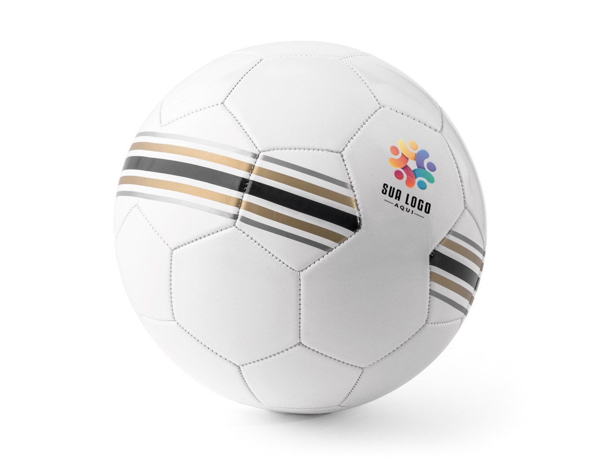 Bola de futebol em PVC, com linhas pretas, douradas e prateadas. Produto certificado conforme a portaria Inmetro nº 302 de 12/Jul/2021, garantindo qualidade e segurança. Tamanho 5, ideal para jogos e treinamentos.