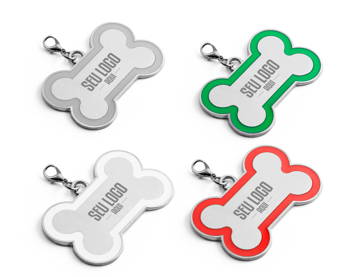 Este chaveiro em formato de osso é decorado com linha colorida ao redor, oferecendo um toque personalizado. É uma opção prática e charmosa para identificar o seu animal de estimação, além de ser fácil de prender à coleira, garantindo mais segurança e estilo para o dia a dia do seu pet.