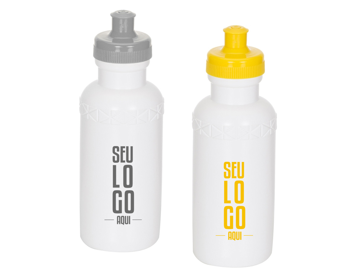 Squeeze de 500ml feito em plástico resistente, ideal para hidratação no dia a dia ou em atividades físicas. Possui detalhe em relevo na parte superior para melhor pegada e tampa de bico em plástico com rosqueamento seguro. Leve, prático e funcional.