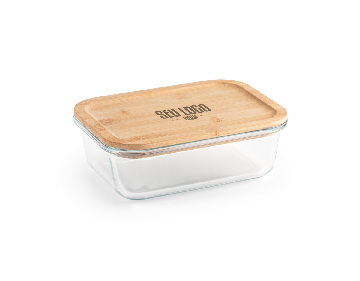 Marmita em vidro borossilicato e tampa em bambu com vedante em silicone. Apto para o micro-ondas e máquina de lavar, retirando a tampa. Capacidade até 1 L. Fornecida em caixa presente de papel kraft reciclado. Certificação EU Food Grade