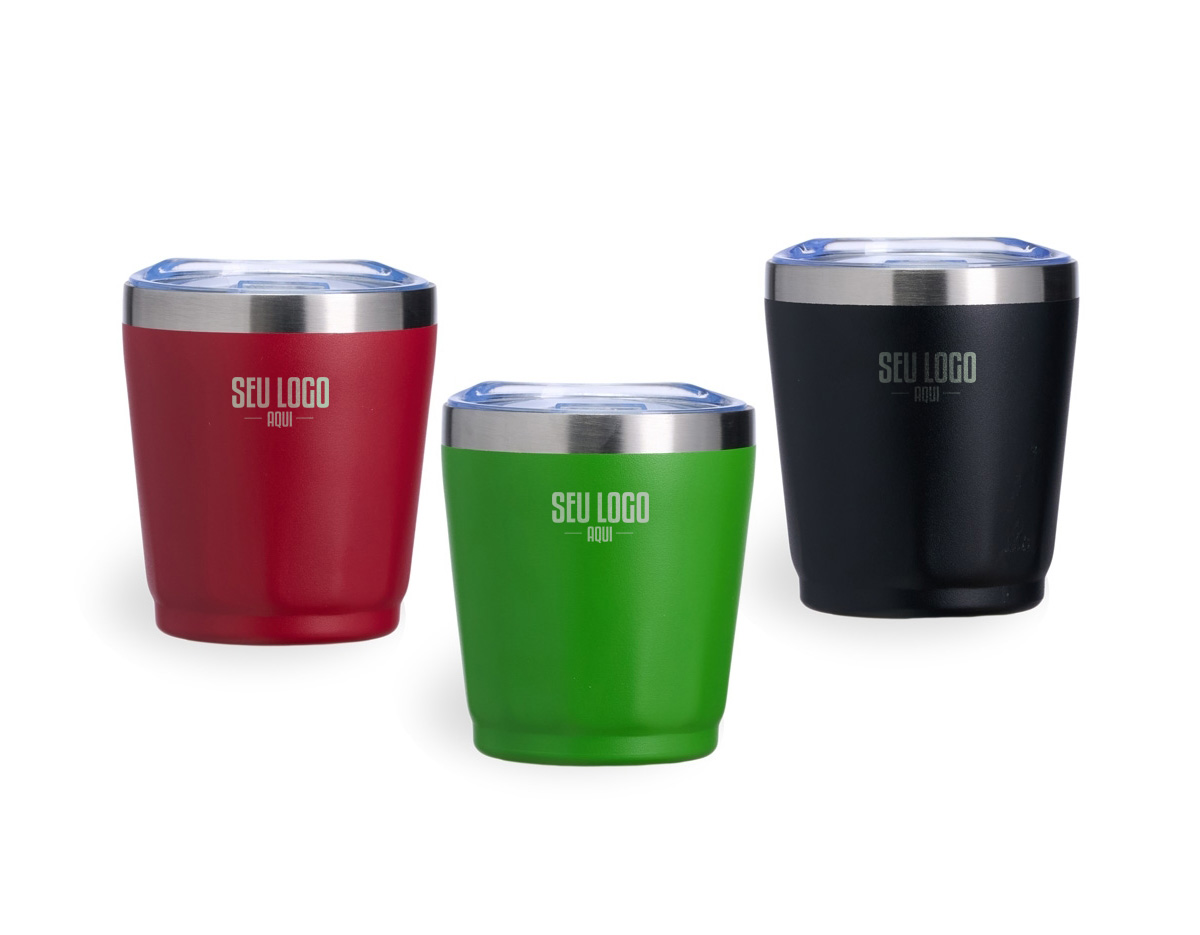 Bebida gelada do início ao fim, sem complicação! Com capacidade de 200 ml, nosso copo térmico em inox foi projetado para proporcionar uma experiência refrescante e saborosa a cada gole. A parte interna preserva o frescor da bebida, enquanto a tampa com bocal, trava de segurança e vedação em silicone mantém tudo seguro e sem vazamentos. É ideal para o uso diário, oferecendo praticidade e proteção para tornar qualquer momento ainda mais gostoso. Experimente o melhor da bebida na temperatura ideal!