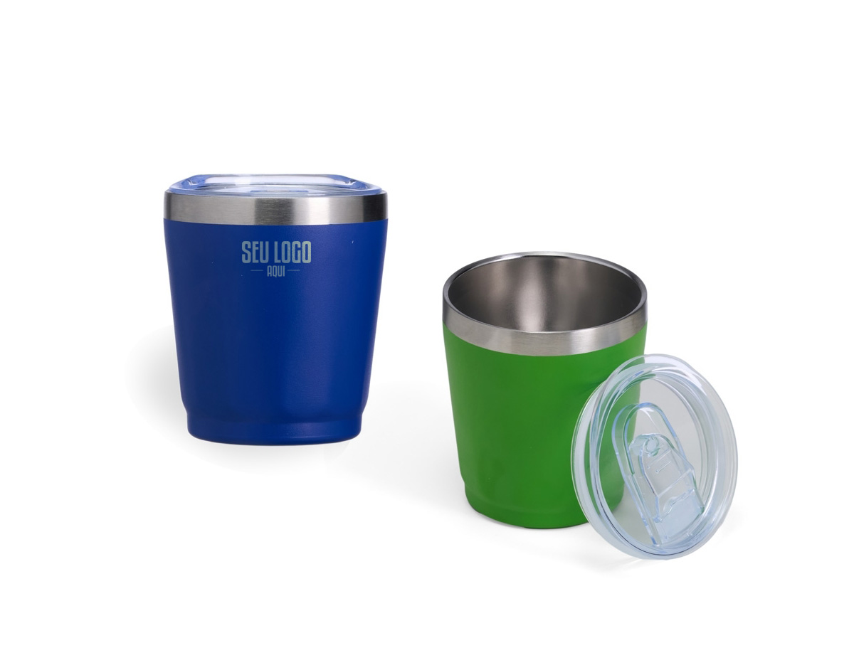Bebida gelada do início ao fim, sem complicação! Com capacidade de 200 ml, nosso copo térmico em inox foi projetado para proporcionar uma experiência refrescante e saborosa a cada gole. A parte interna preserva o frescor da bebida, enquanto a tampa com bocal, trava de segurança e vedação em silicone mantém tudo seguro e sem vazamentos. É ideal para o uso diário, oferecendo praticidade e proteção para tornar qualquer momento ainda mais gostoso. Experimente o melhor da bebida na temperatura ideal!