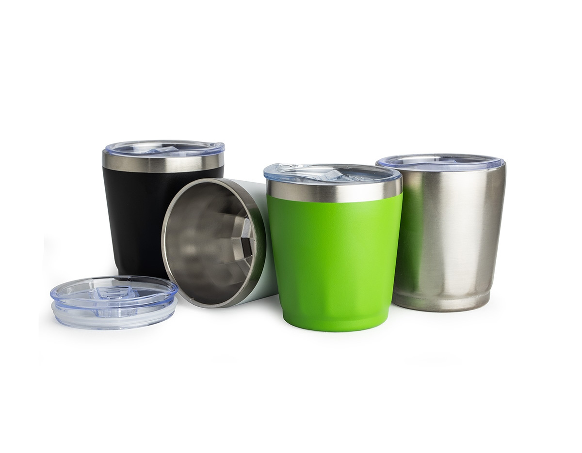 Bebida gelada do início ao fim, sem complicação! Com capacidade de 200 ml, nosso copo térmico em inox foi projetado para proporcionar uma experiência refrescante e saborosa a cada gole. A parte interna preserva o frescor da bebida, enquanto a tampa com bocal, trava de segurança e vedação em silicone mantém tudo seguro e sem vazamentos. É ideal para o uso diário, oferecendo praticidade e proteção para tornar qualquer momento ainda mais gostoso. Experimente o melhor da bebida na temperatura ideal!