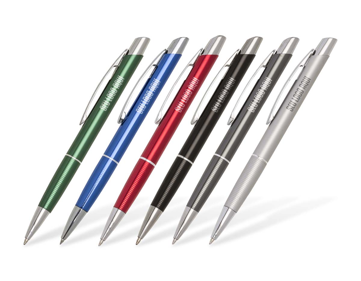 Caneta metálica com acionamento por clique, equipada com carga esferográfica azul. Design elegante e funcional, ideal para escrita suave e precisa no dia a dia.