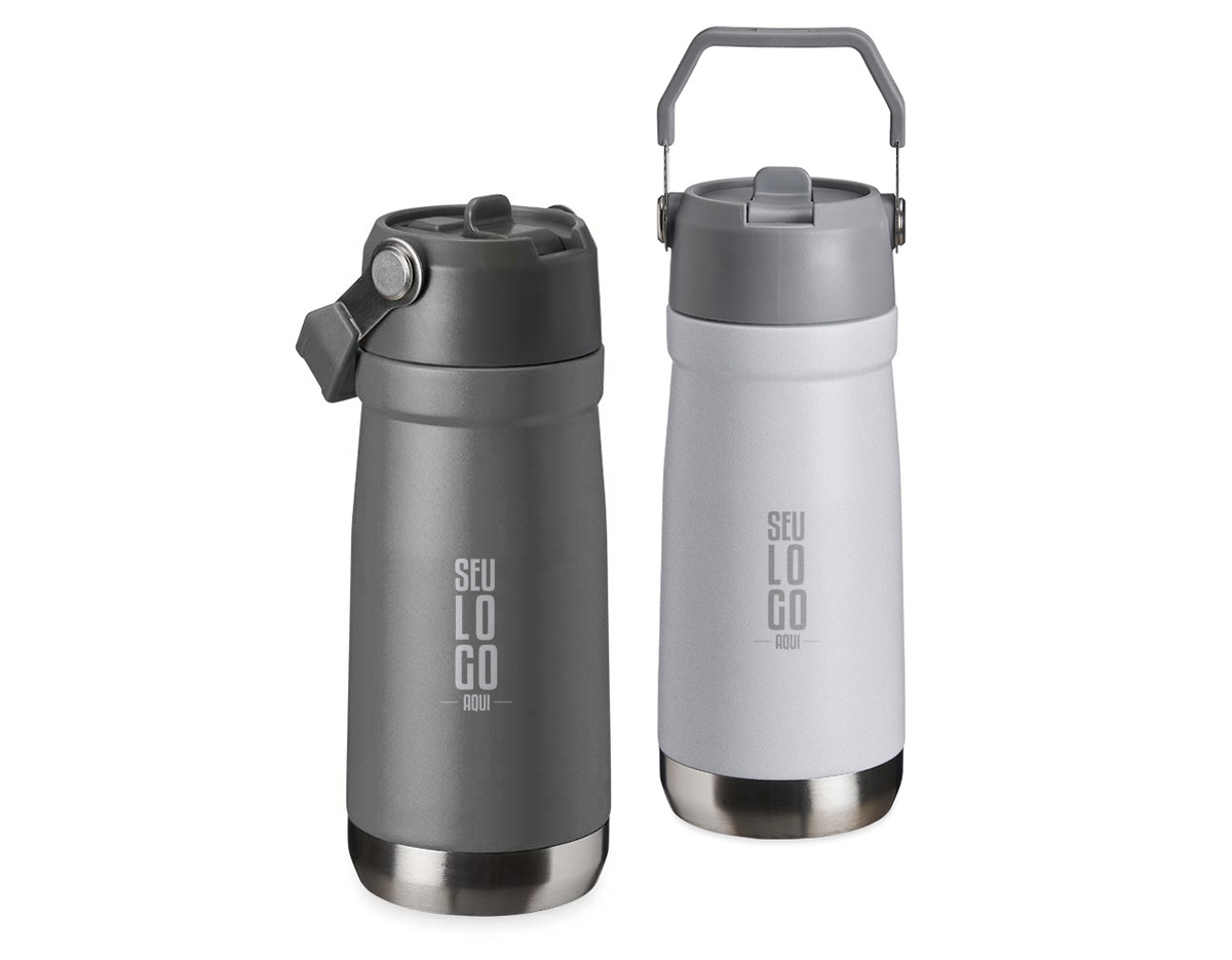 Garrafa térmica de inox com parede dupla e capacidade de 550ml. Tampa com alça para transporte, bico flip e canudo interno. Ideal para manter sua bebida na temperatura certa o dia todo.