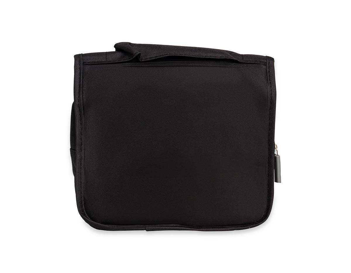 A bolsa de higiene pessoal para viagens é a escolha perfeita para quem busca praticidade e organização. Feita em tecido Oxford resistente à agua, ela é fácil de limpar. Com um design funcional, possui compartimentos amplos que acomodam itens essenciais, desde acessórios de maquiagem, como pincéis à cremes e escovas de dente. Além de contar com um gancho prático para pendurar e manter tudo ao seu alcance. Compacta, mas com muito espaço, esta nécessaire combina estilo moderno e praticidade.
