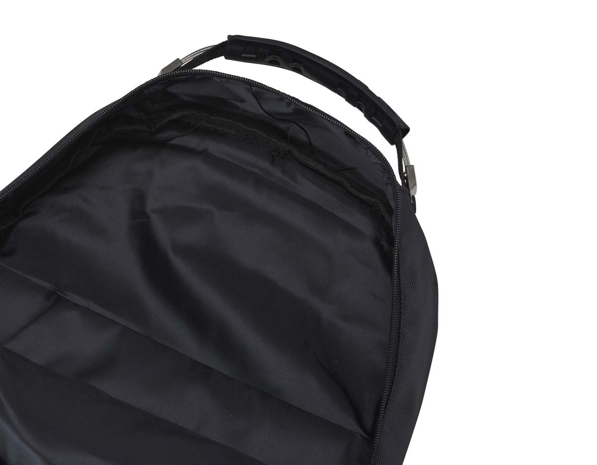 Mochila nylon 30L com 4 compartimentos, bolso p/ notebook 15,6", bolsos laterais em malha, 2 alças de mão e costas com revestimento espumado.