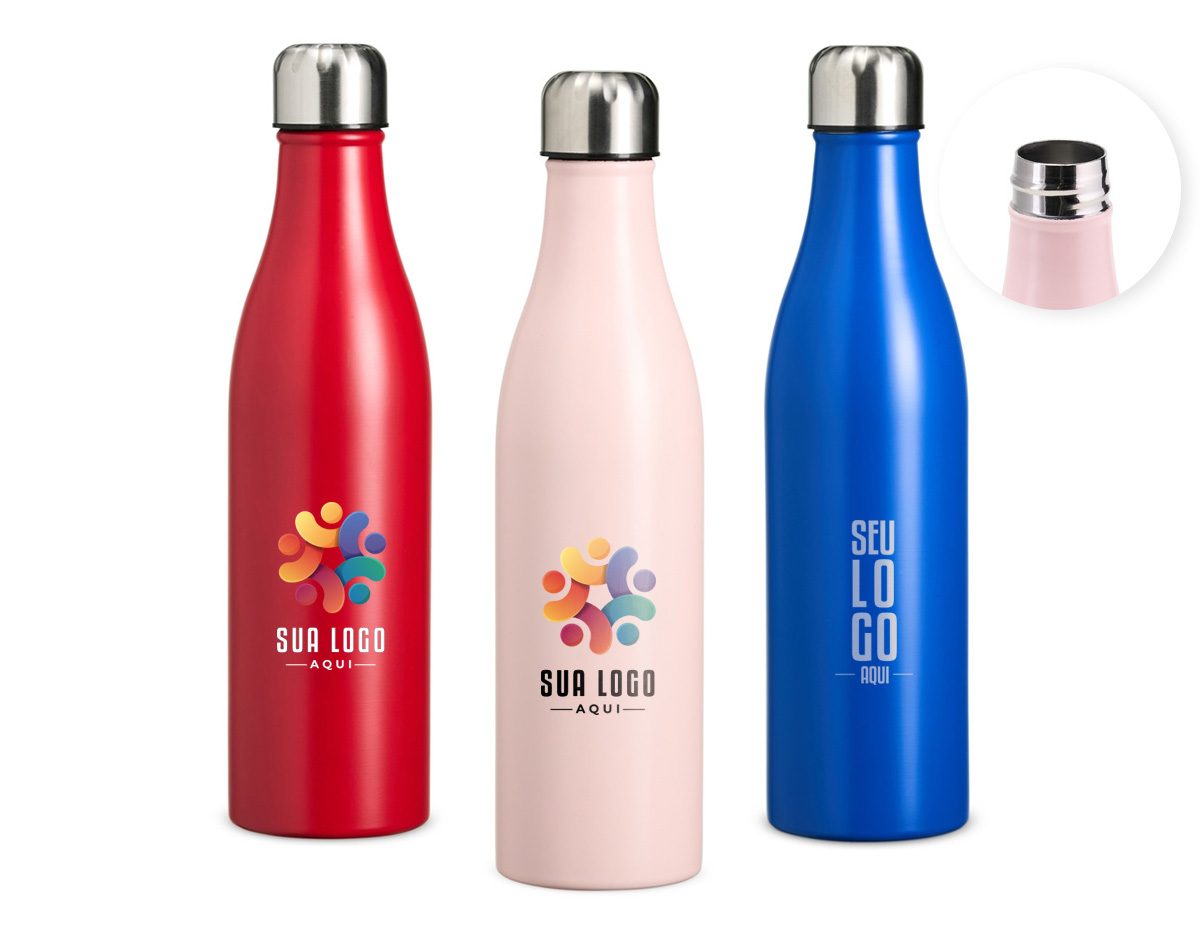 Garrafa térmica de alta performance com capacidade de 800ml, fabricada em aço inoxidável com parede dupla, que ajuda a conservar a temperatura das bebidas por mais tempo. A tampa rosqueável conta com detalhe externo em relevo, proporcionando um design moderno e melhor aderência no manuseio. Ideal para acompanhar sua rotina com estilo e praticidade.